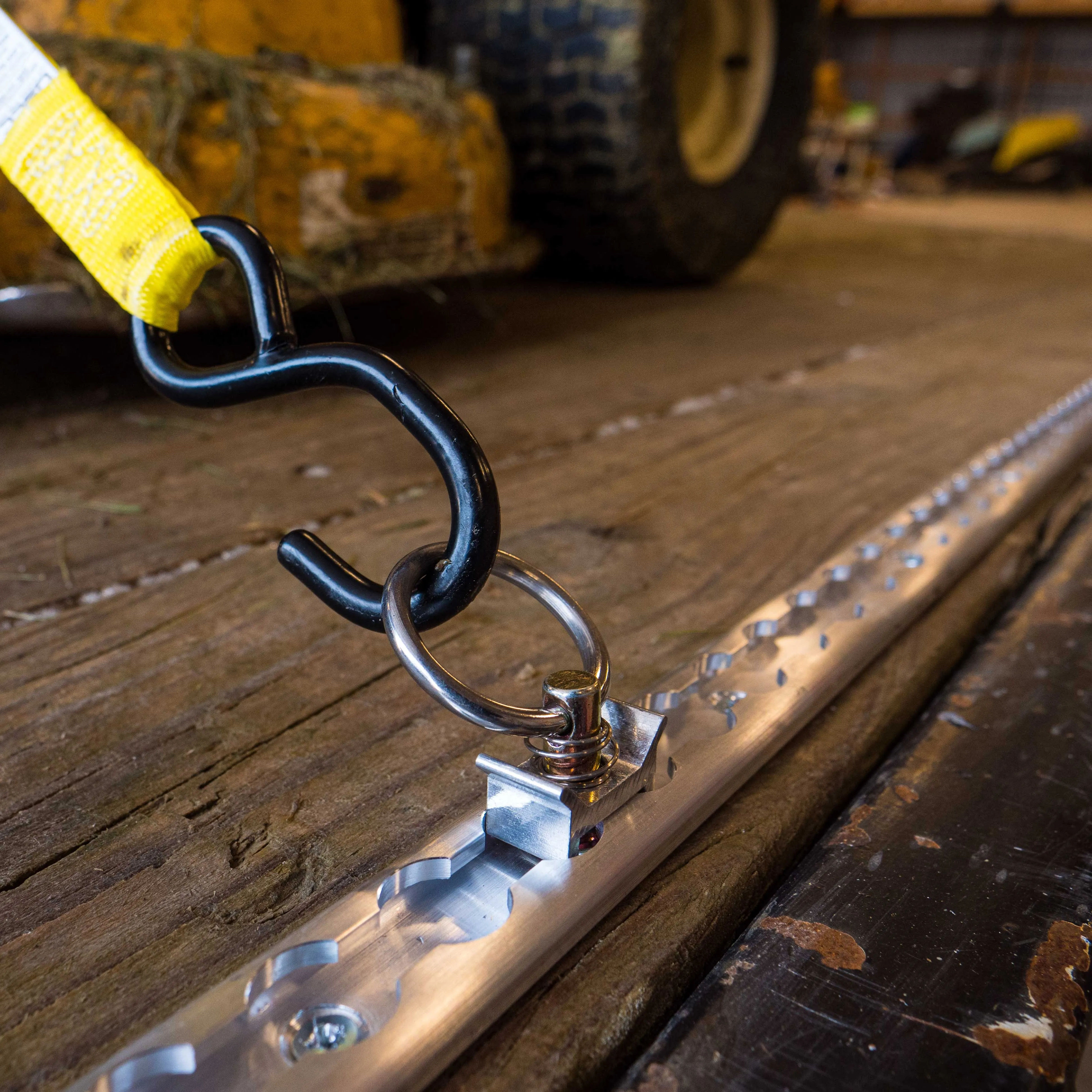 6 Piece 4' L Track Tie Down System- Aluminum