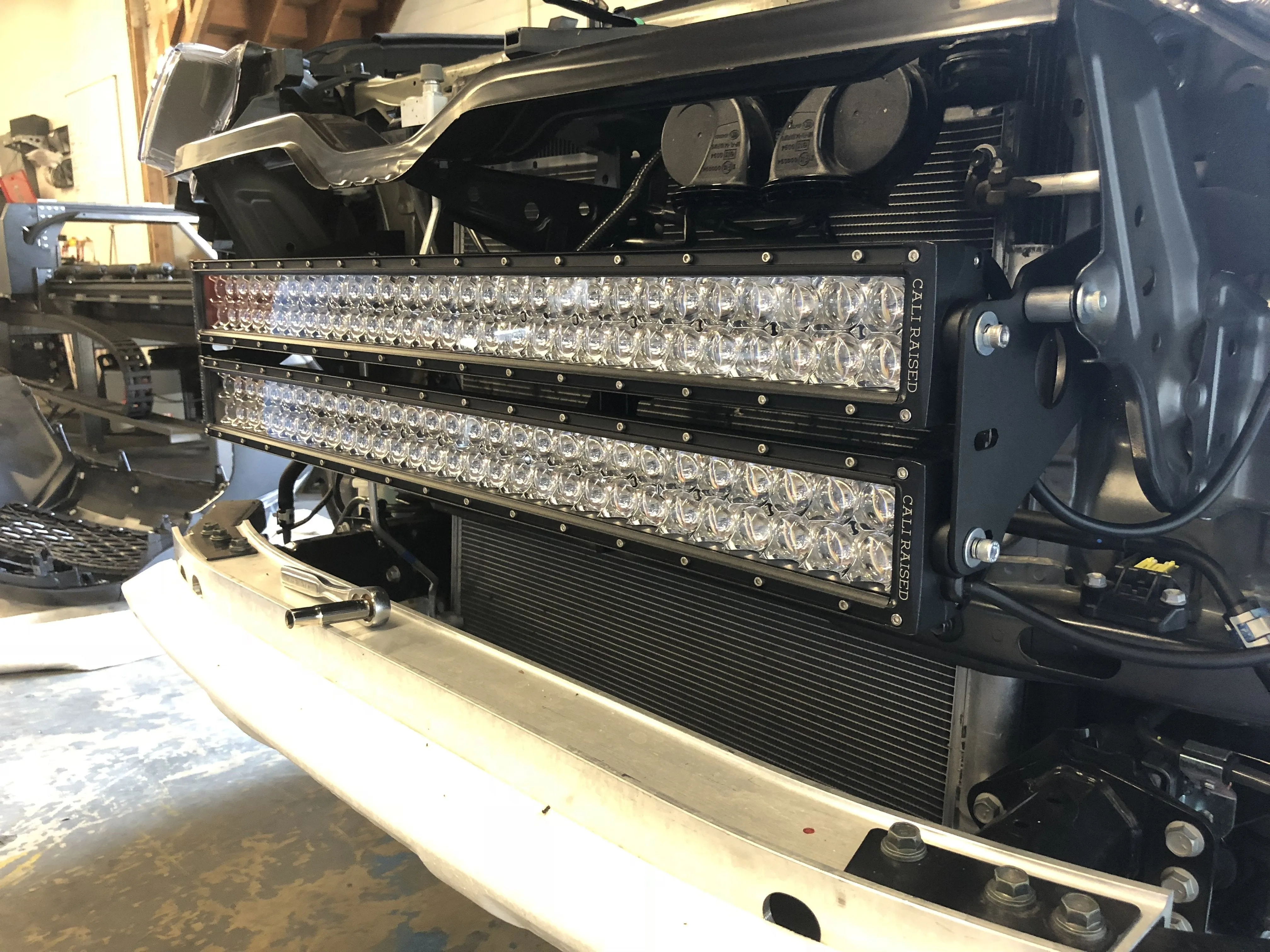 Cali Raised 2014  Toyota 4Runner 32 Hidden Grille LED Light Bar Brackets Kit