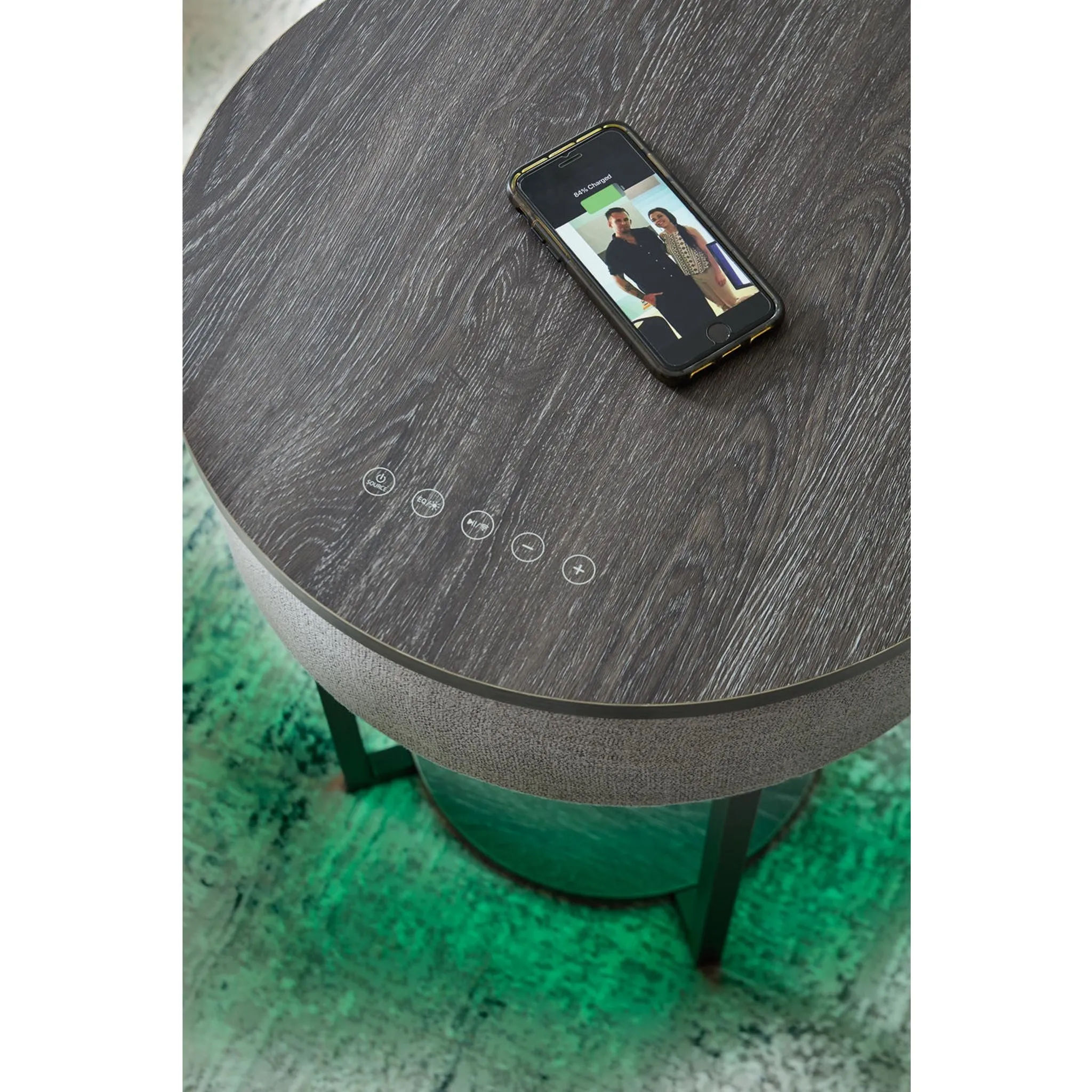 Sethlen Accent Table - Gray/Black